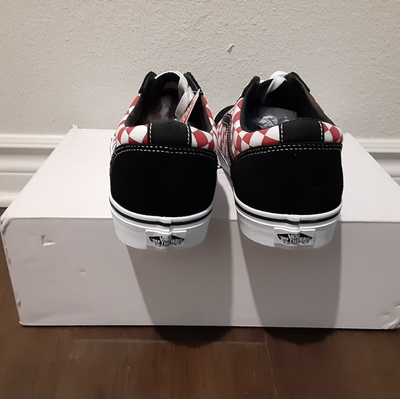 Vans - Picture 4 of 4